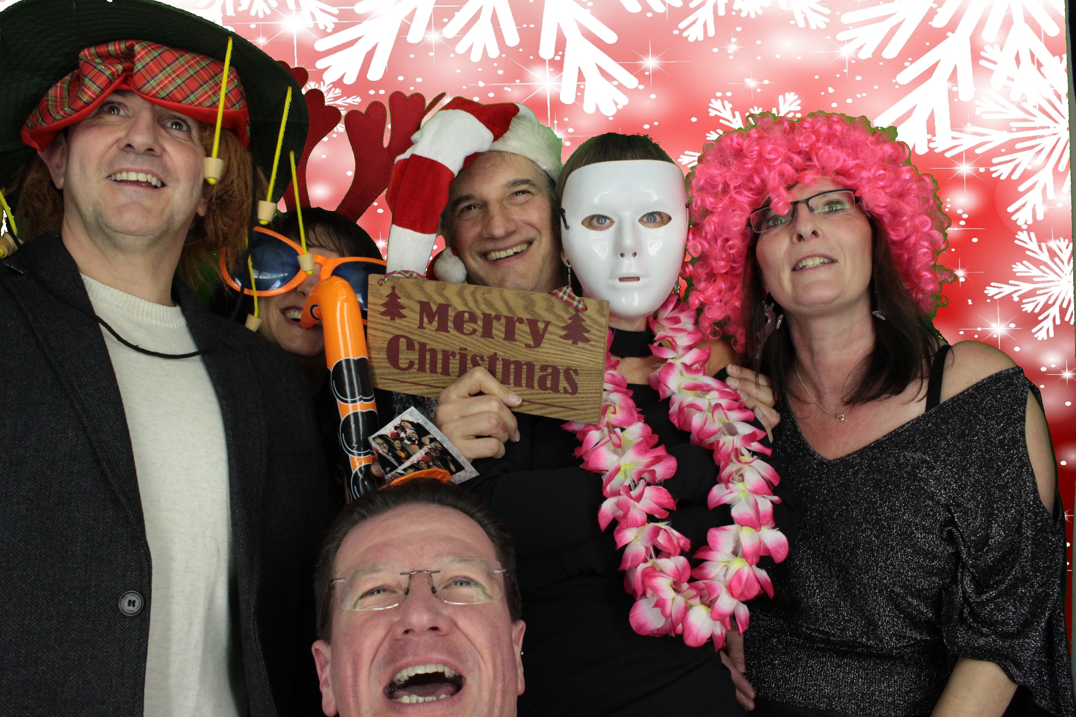 One Line Christmas Party | View more photos from the event at gallery.myphotoboothexperience.co.uk/u/MyPhotoBoothExperienceLtd/One-Line-Christmas-Party
